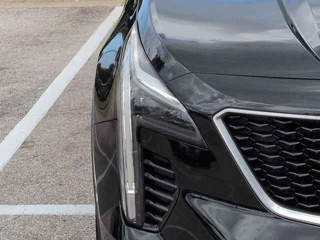 Used 2019 Stellar Black Metallic Cadillac Sport image 10
