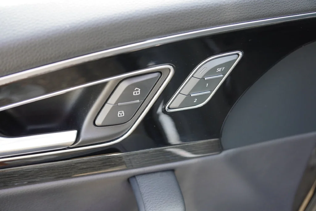 Used 2018 Black Audi 3.0T Prestige image 26