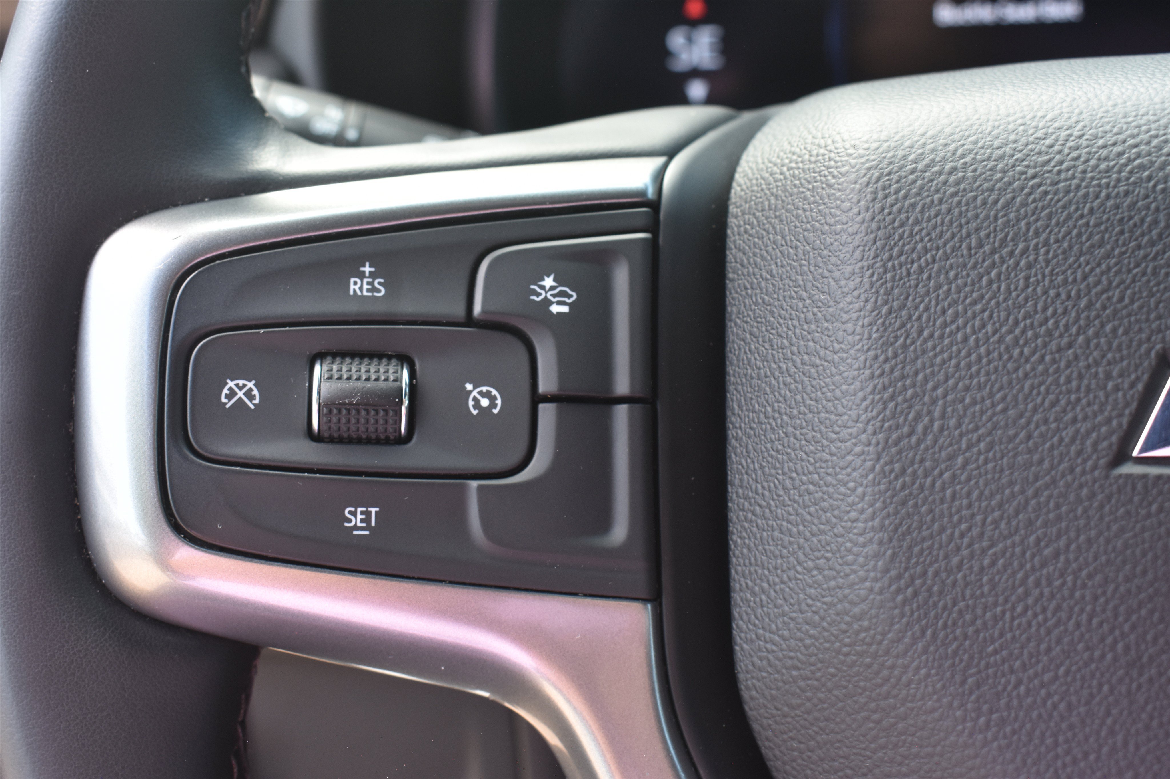 2023 Chevrolet Suburban LT - Photo 21