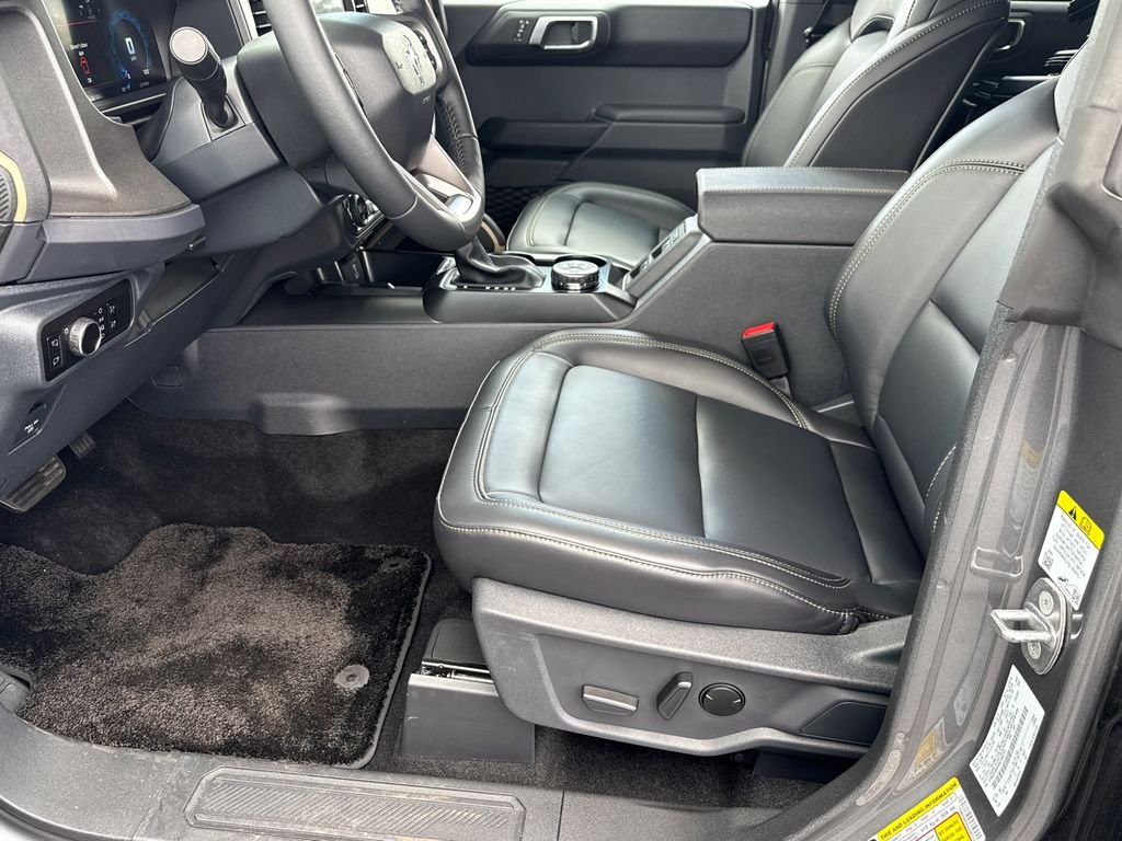 New 2025 Gray Ford Badlands image 9