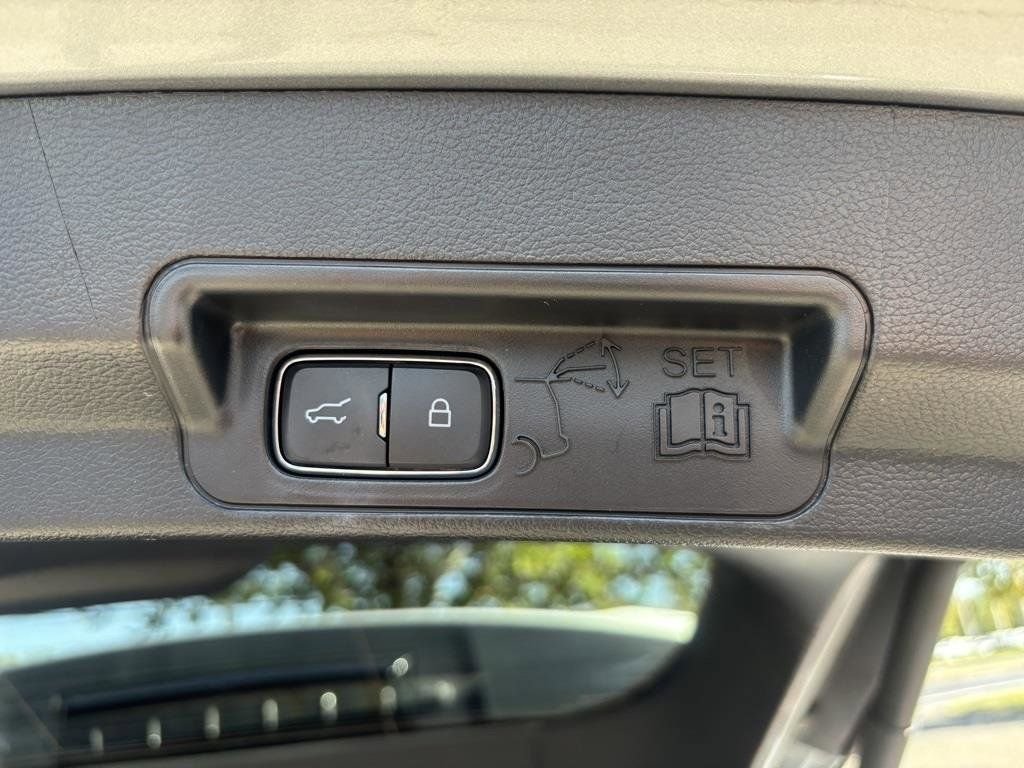 Certified Used 2022 Silver Metallic Ford XLT image 59