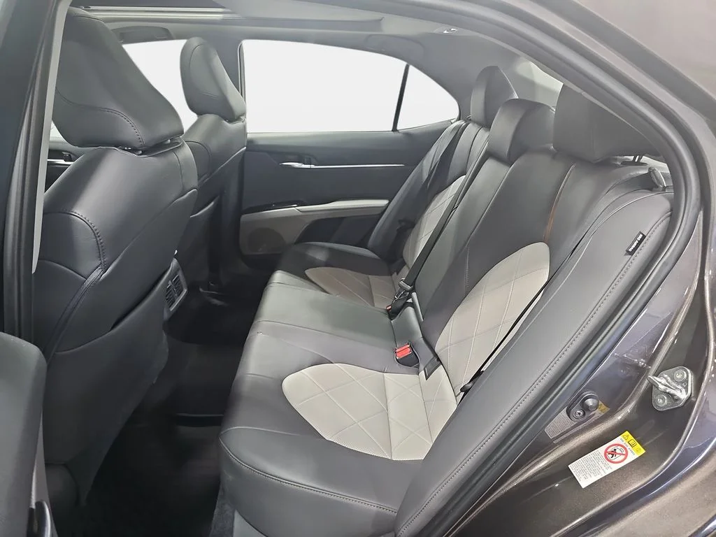 Used 2018 Brown Toyota XLE image 12