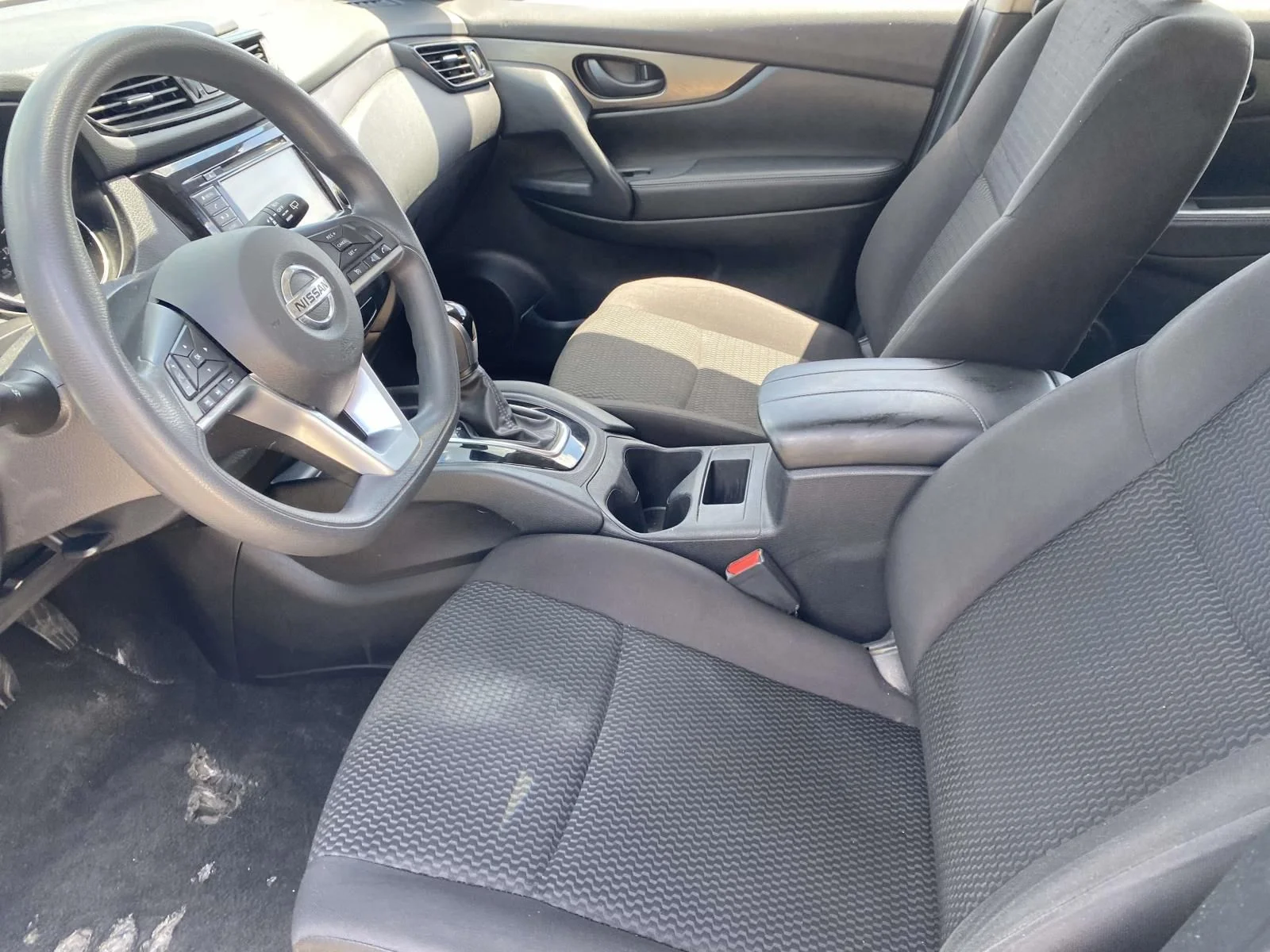 Used 2021 Silver Nissan S image 13