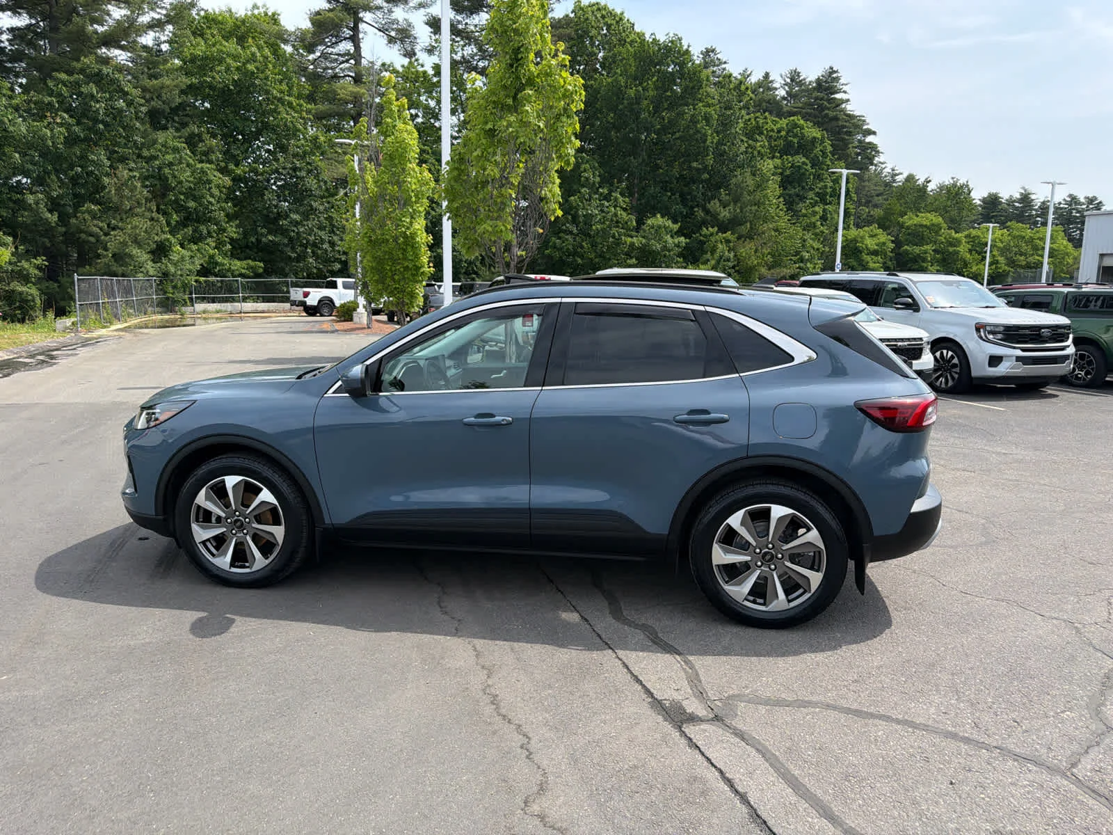 Used 2023 Vapor Blue Metallic Ford Platinum image 8