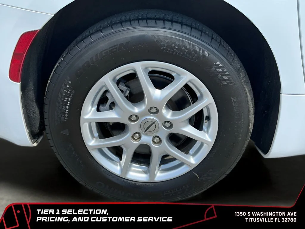 Used 2023 White Chrysler LX image 31