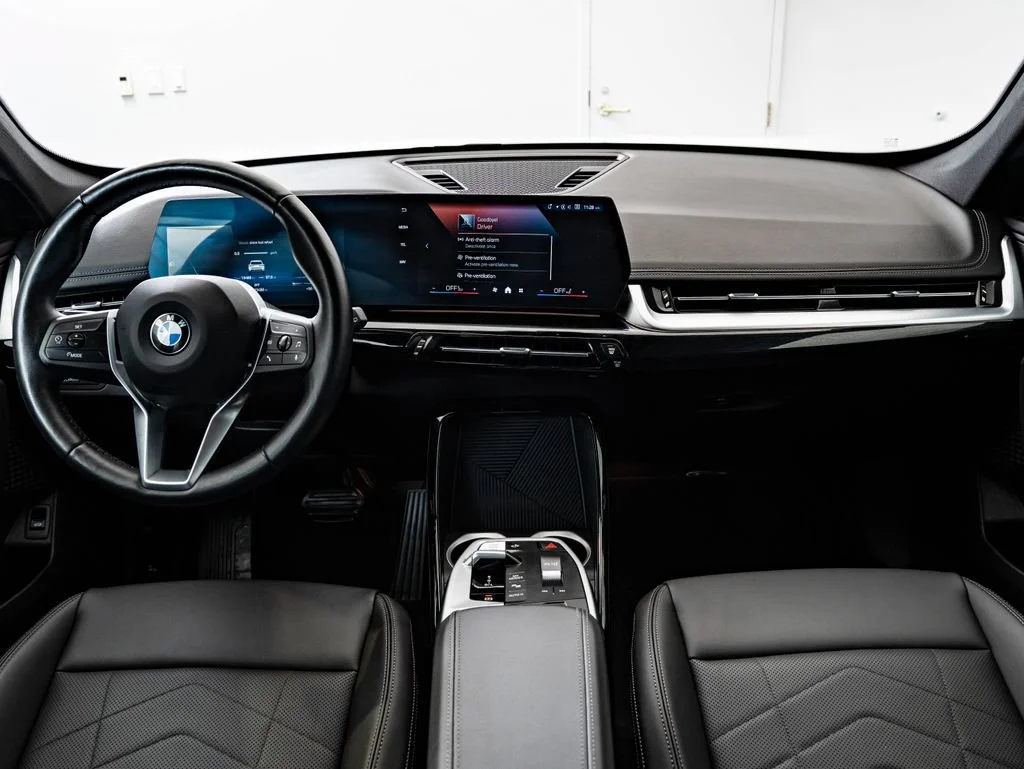 Used 2025 Alpine White BMW xDrive28i image 32