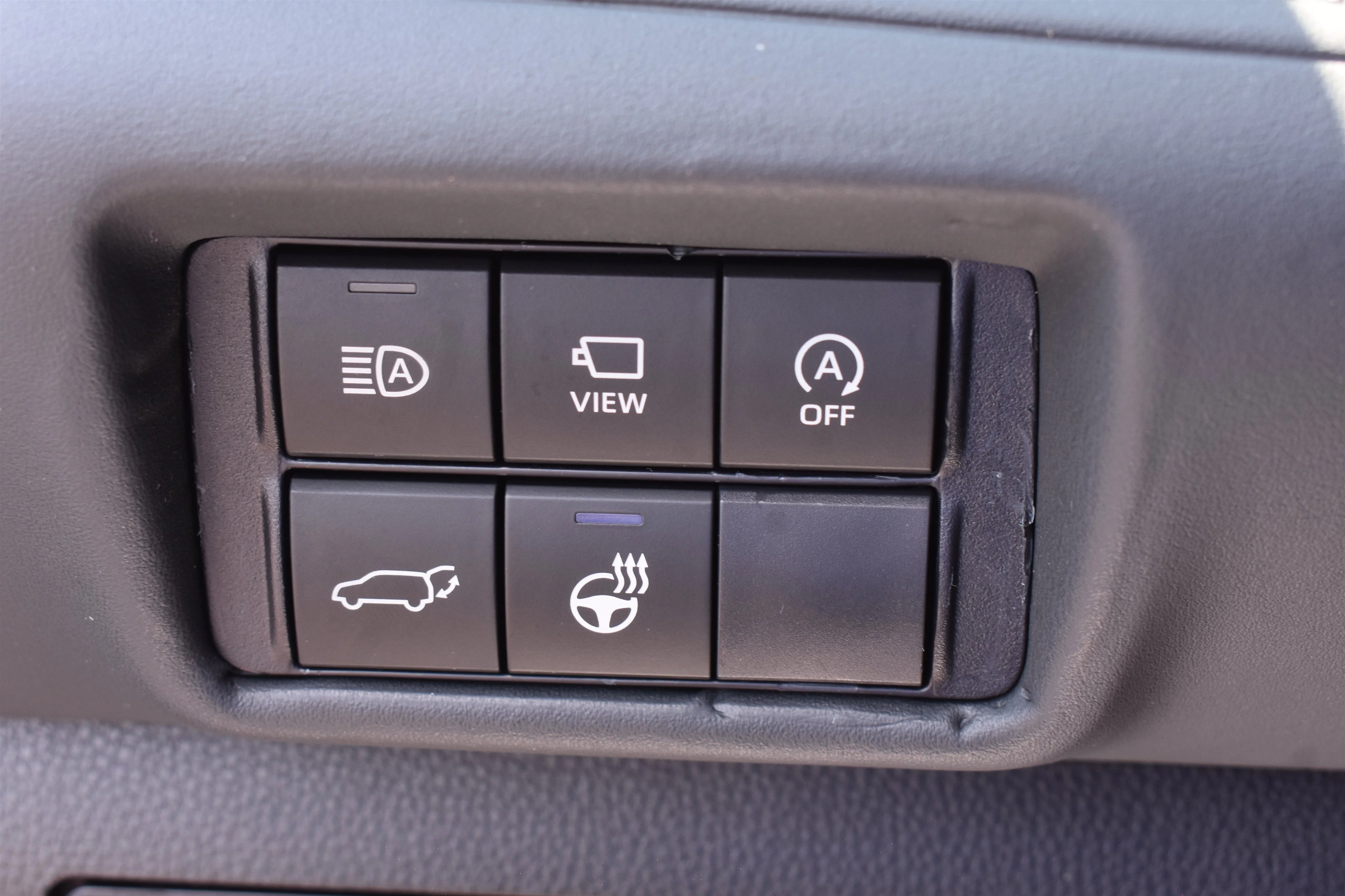Used 2025  Toyota Limited image 31