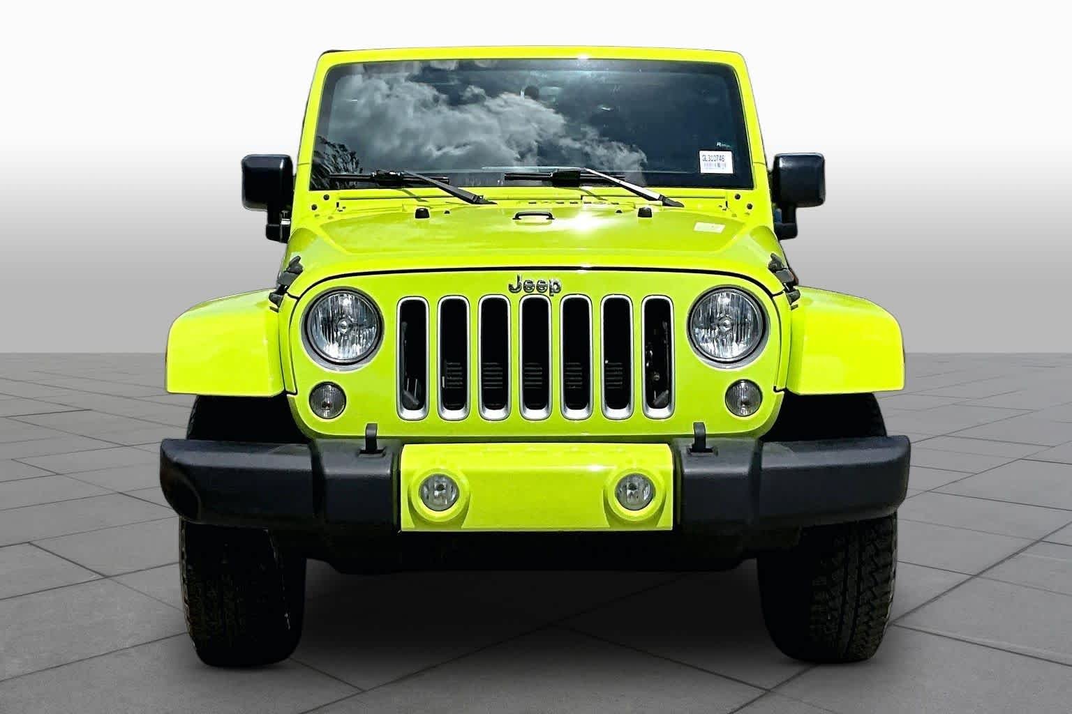 Used 2016 Hypergreen Clearcoat Jeep Sahara image 4
