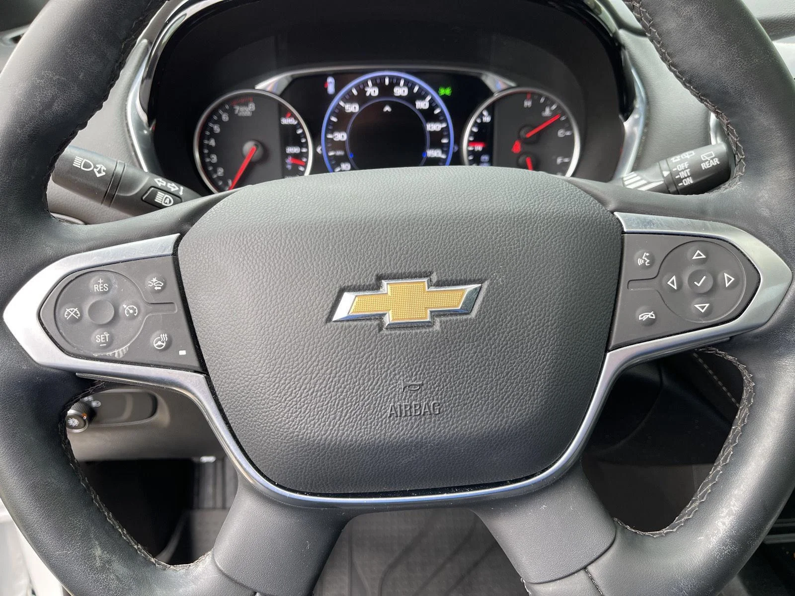 Used 2023 Iridescent Pearl Tricoat Chevrolet Premier image 25