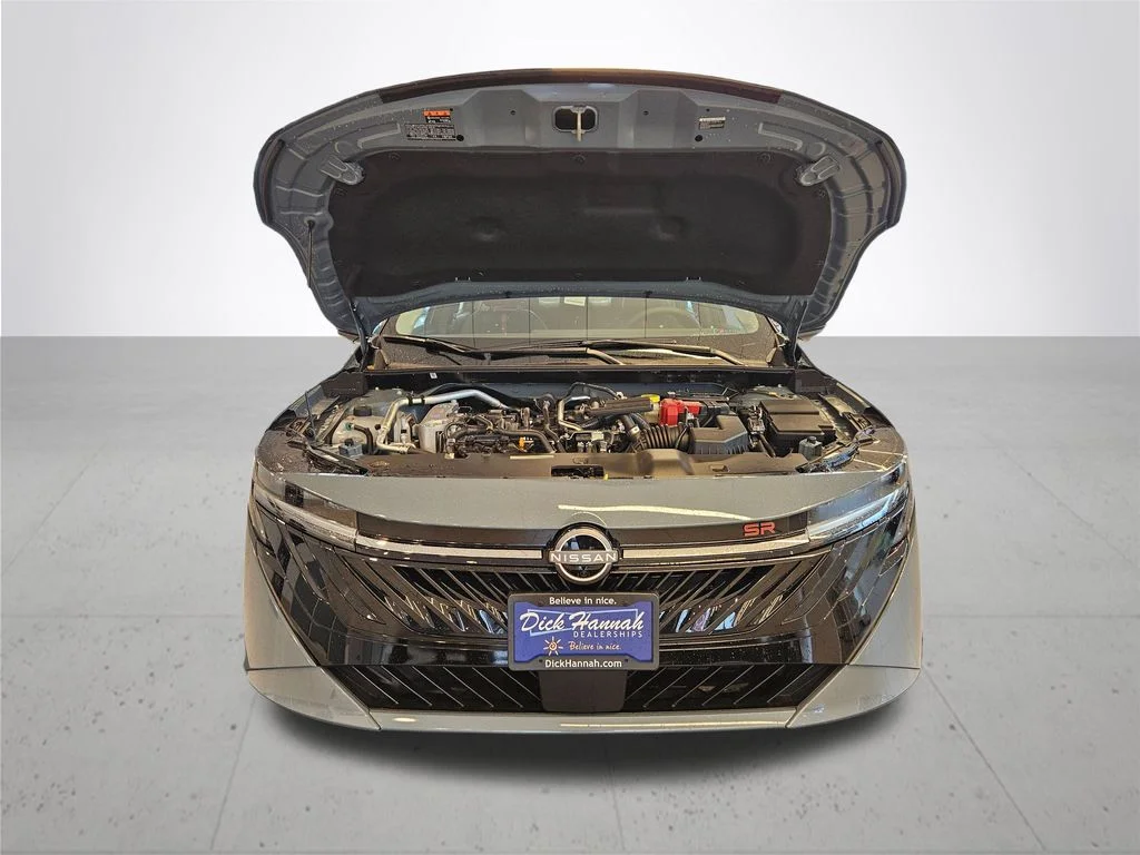 New 2026 Atlantic Gray Metallic / Super Black Two-tone Nissan SR image 4