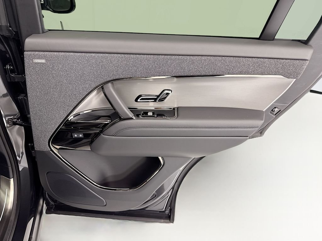 New 2026 Carpathian Grey Land Rover SE image 27