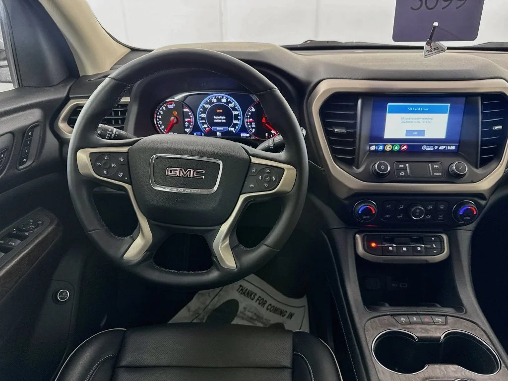 Used 2023 Silver GMC Denali image 28