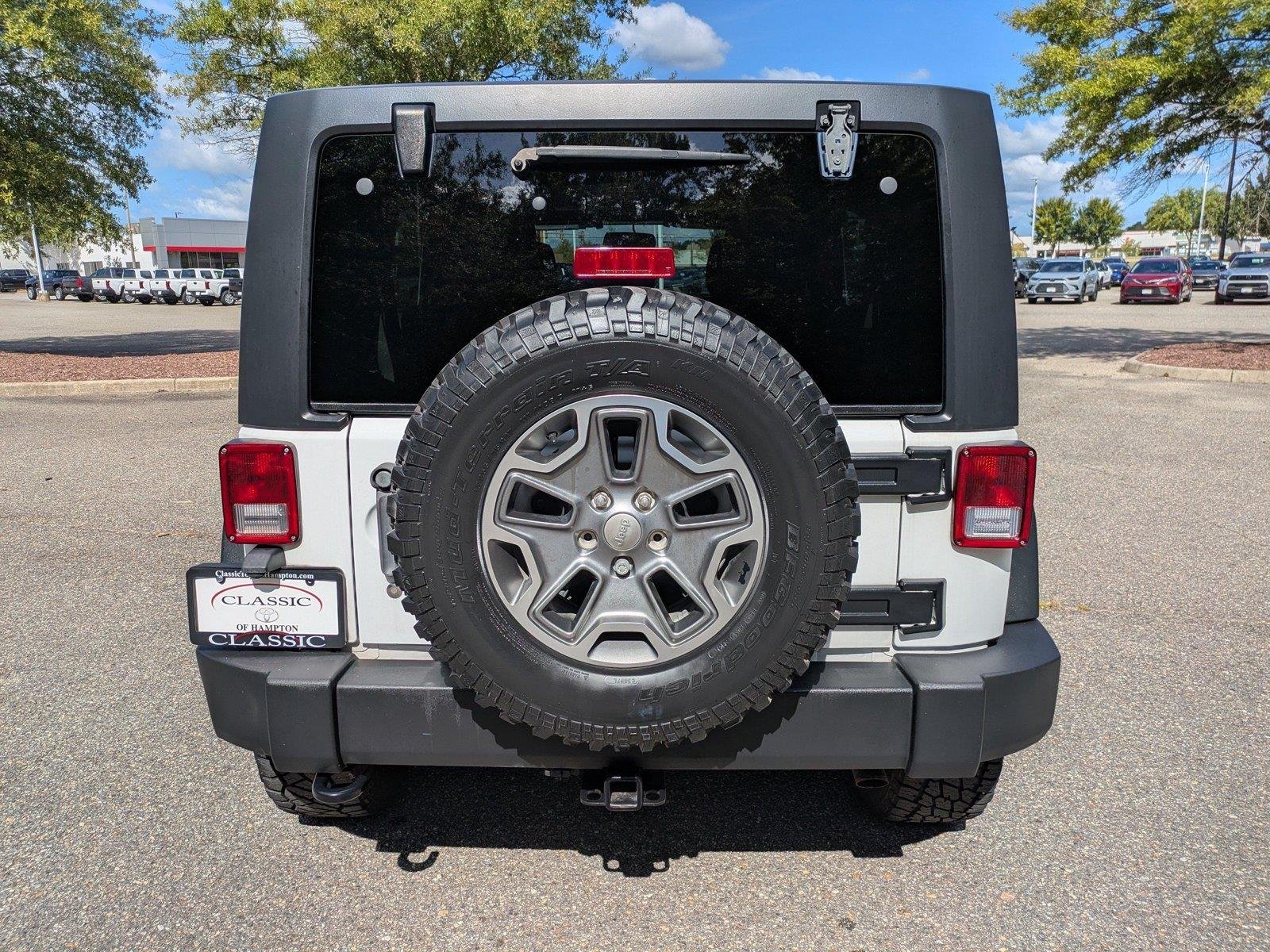 Used 2015 Bright White Clearcoat Jeep Rubicon image 5