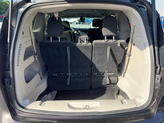 Used 2023 Granite Crystal Clearcoat Metallic Chrysler LX image 9