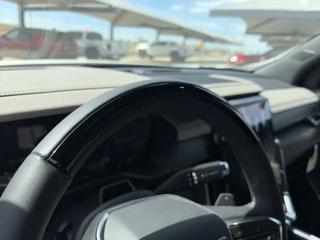 New 2026 White GMC Elevation image 17