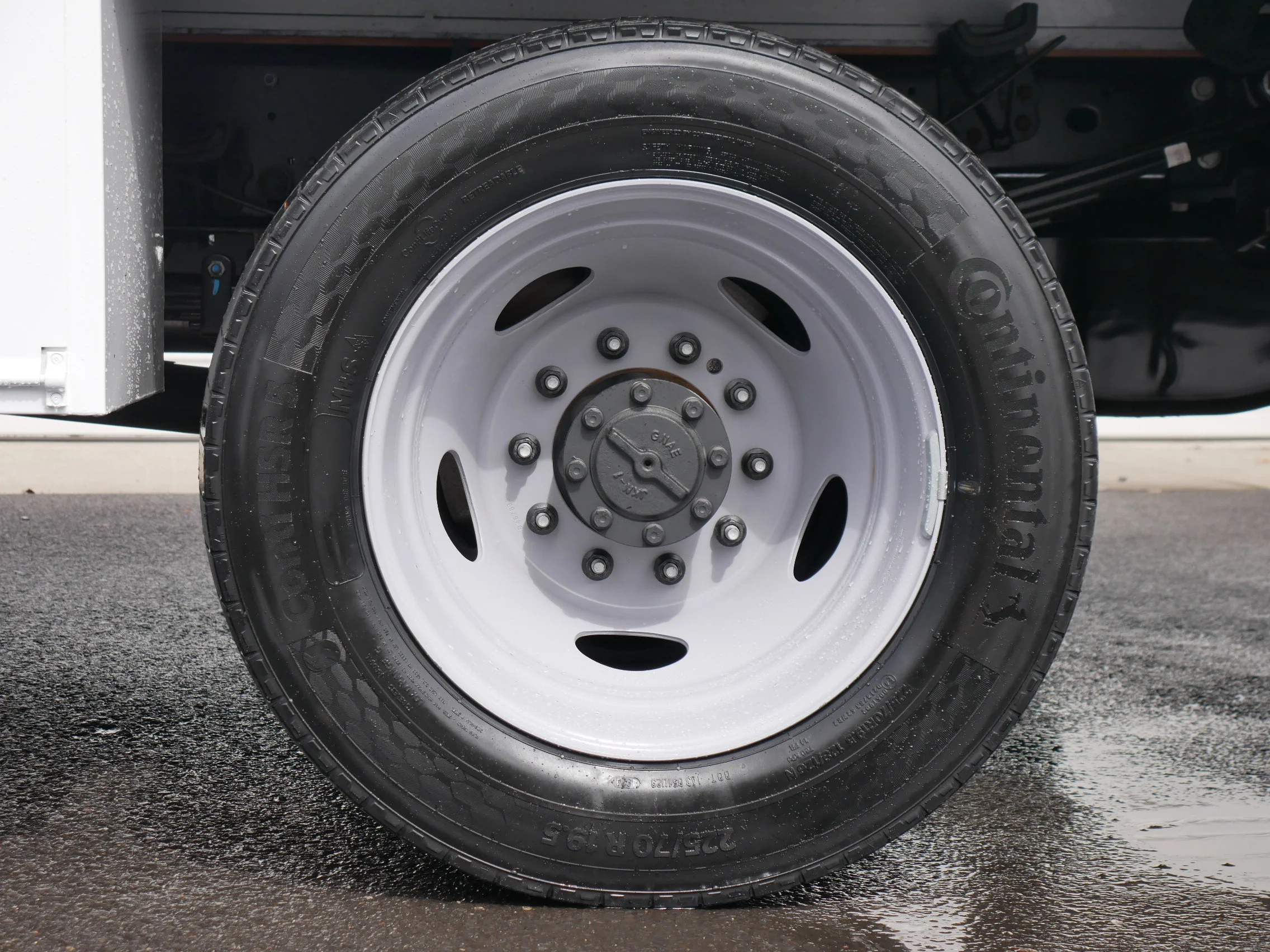 New 2025 Oxford White Ford XL image 19