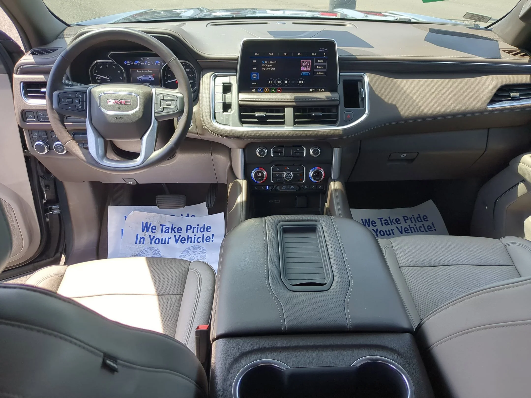 Used 2021 Dark Sky Metallic GMC SLT image 18