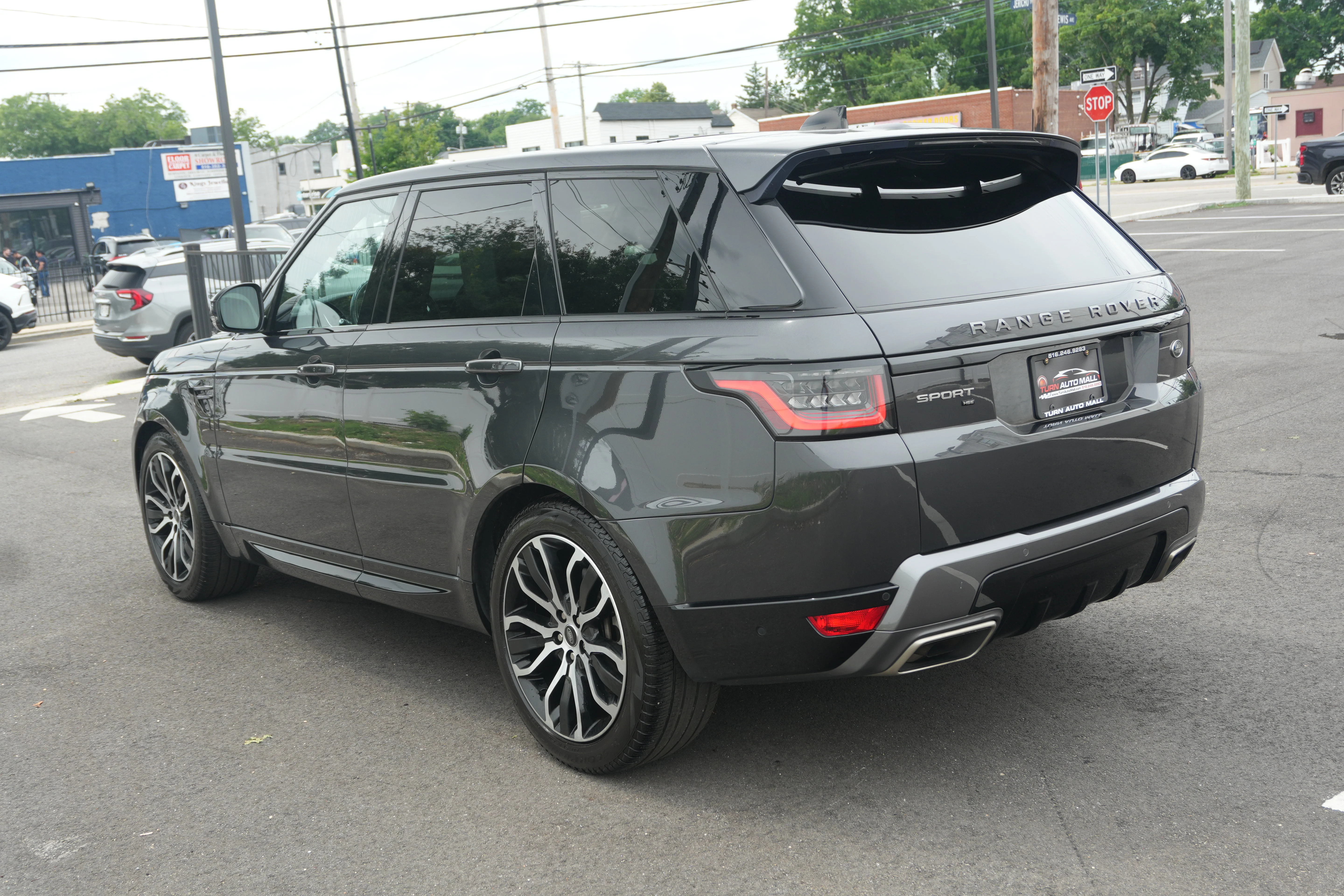 Used 2022 Eiger Grey Metallic Land Rover HSE Silver Edition image 7