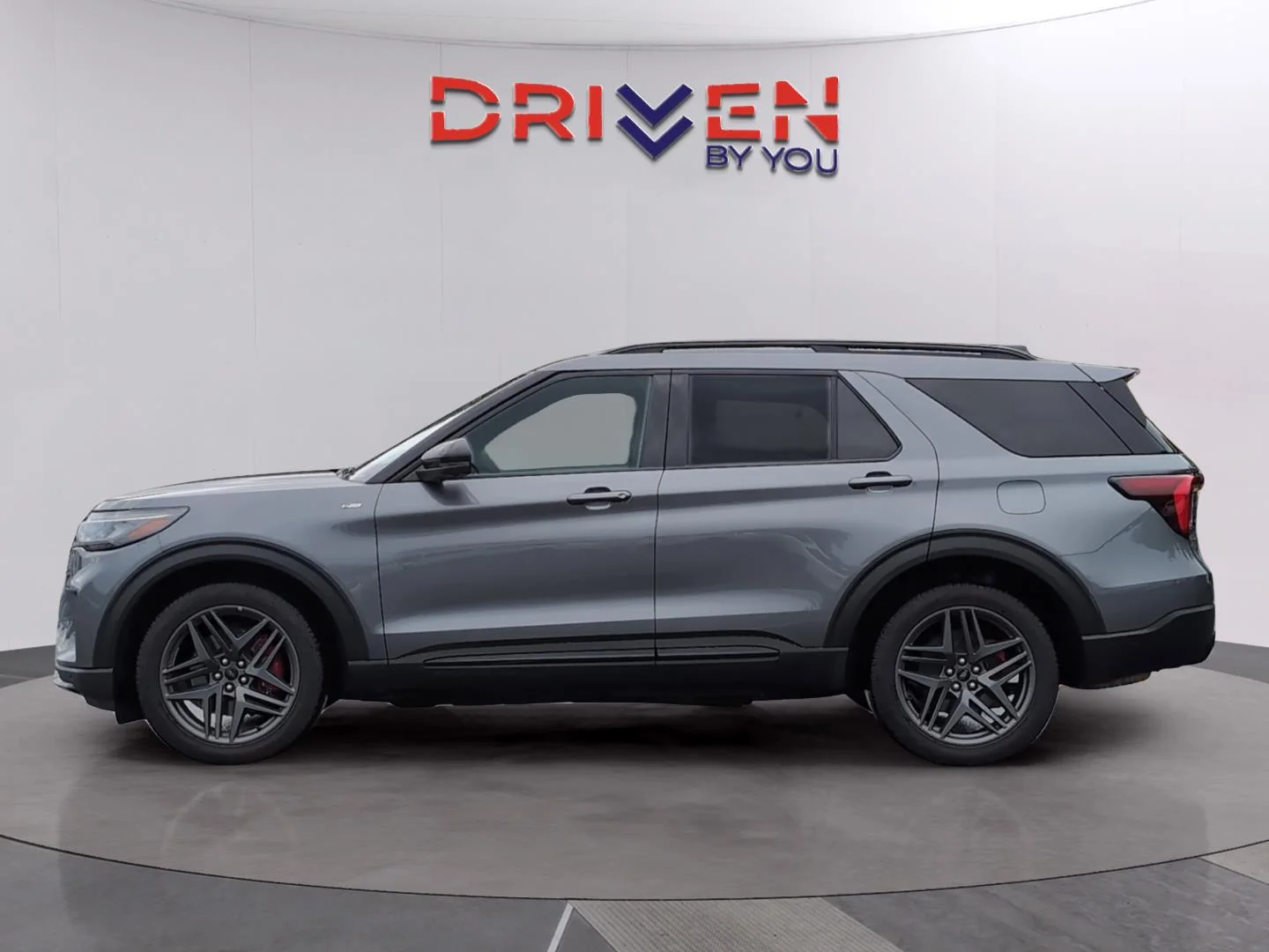 Used 2025 Carbonized Gray Ford ST-Line image 2