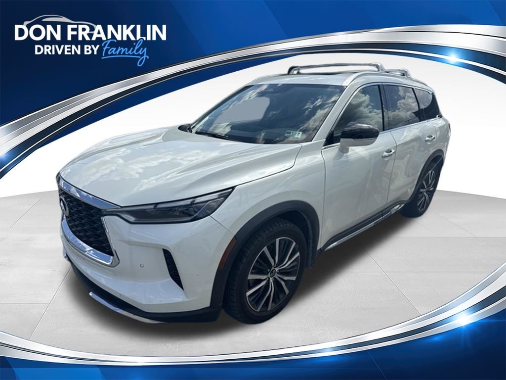 Used 2022 White INFINITI Sensory image 1