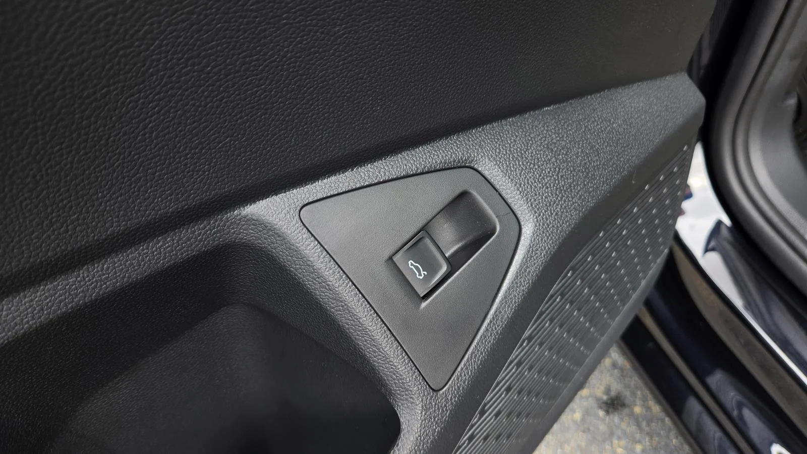 New 2026 Deep Black Pearl Volkswagen S image 19