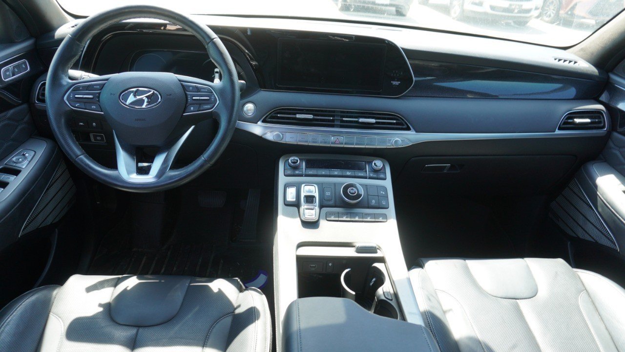 Used 2021 Black Hyundai Calligraphy image 13