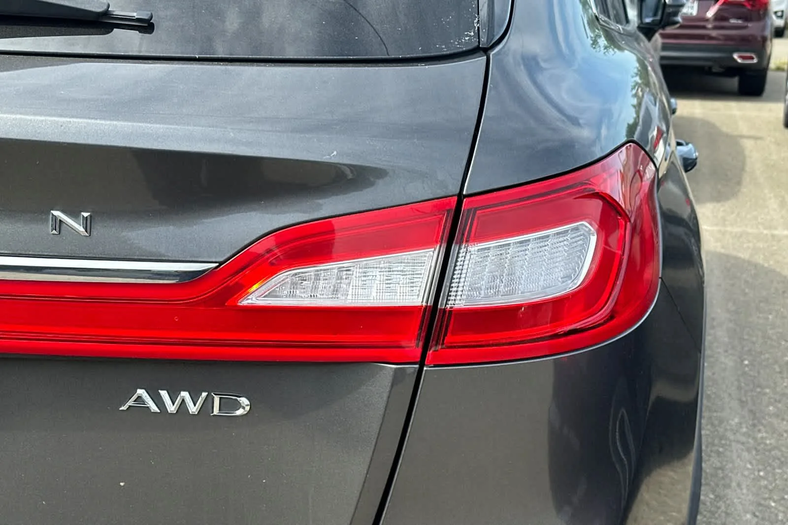 Used 2017 Magnetic Gray Metallic Lincoln Reserve image 17