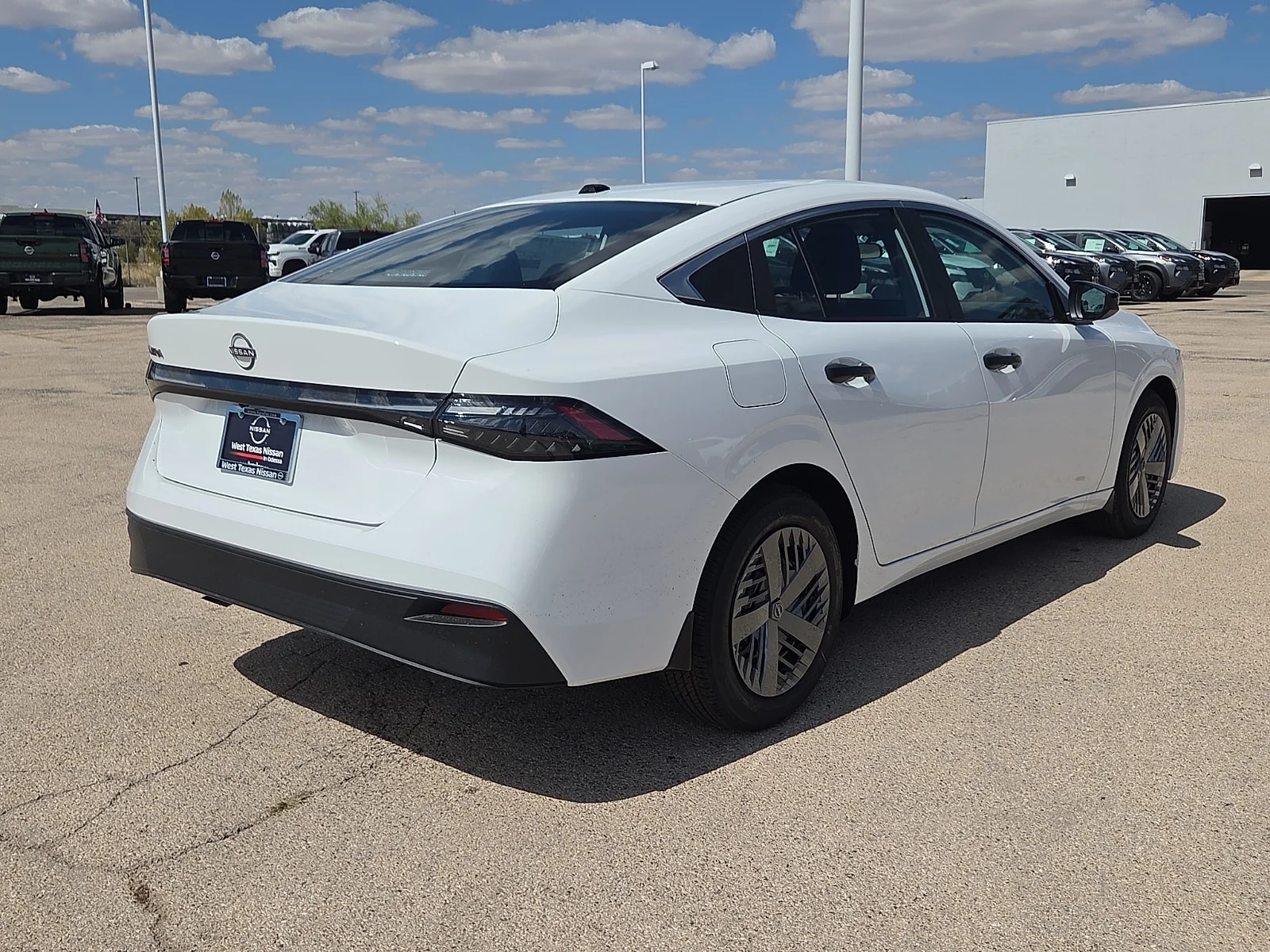 New 2027 QM1 Fresh Powd Nissan S image 4