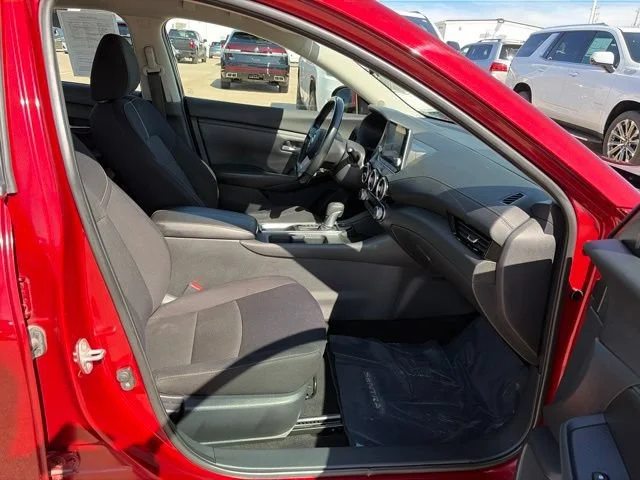 Used 2022 Red Nissan SV image 46
