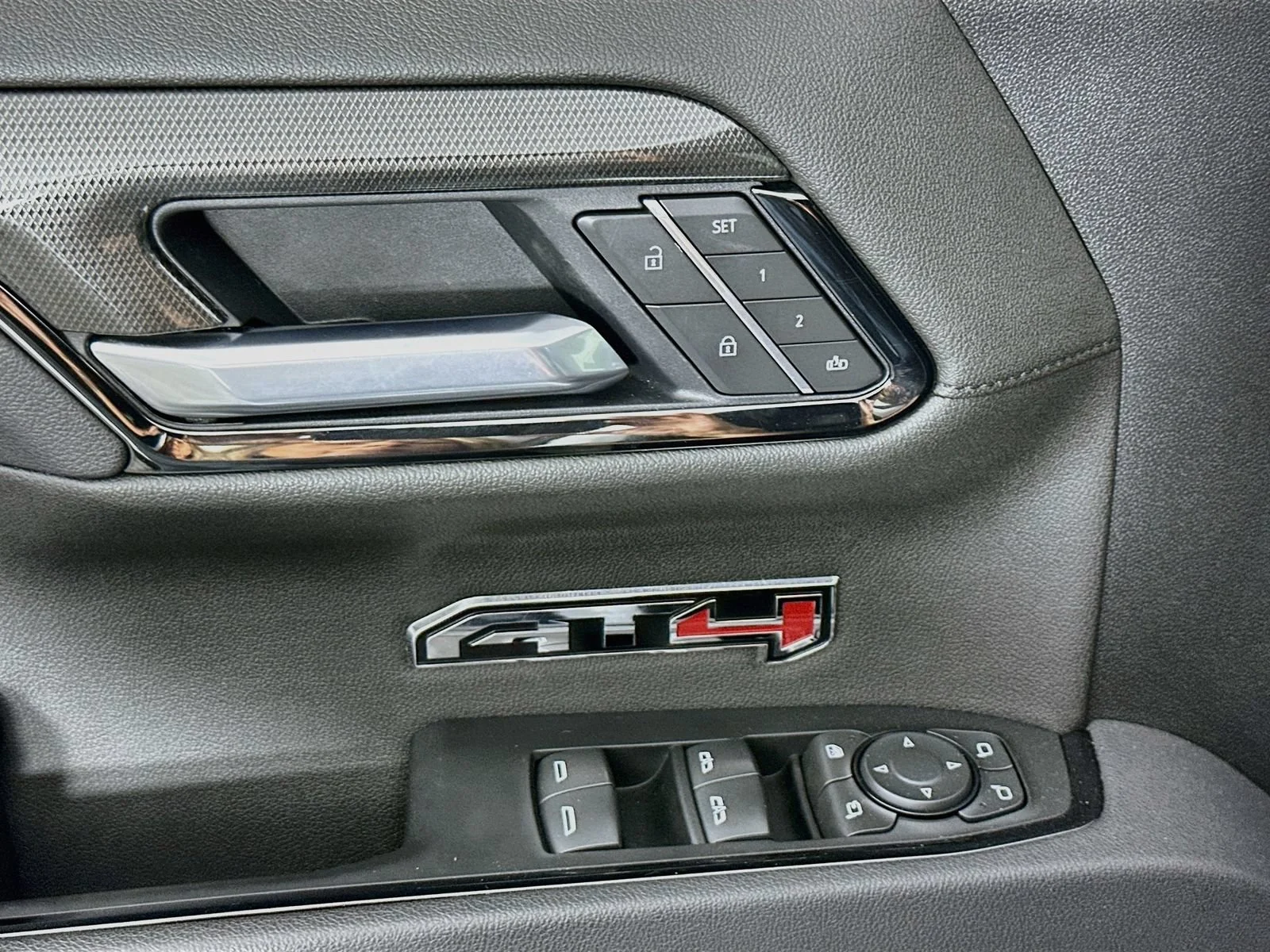 Used 2025 Summit White GMC AT4 image 19