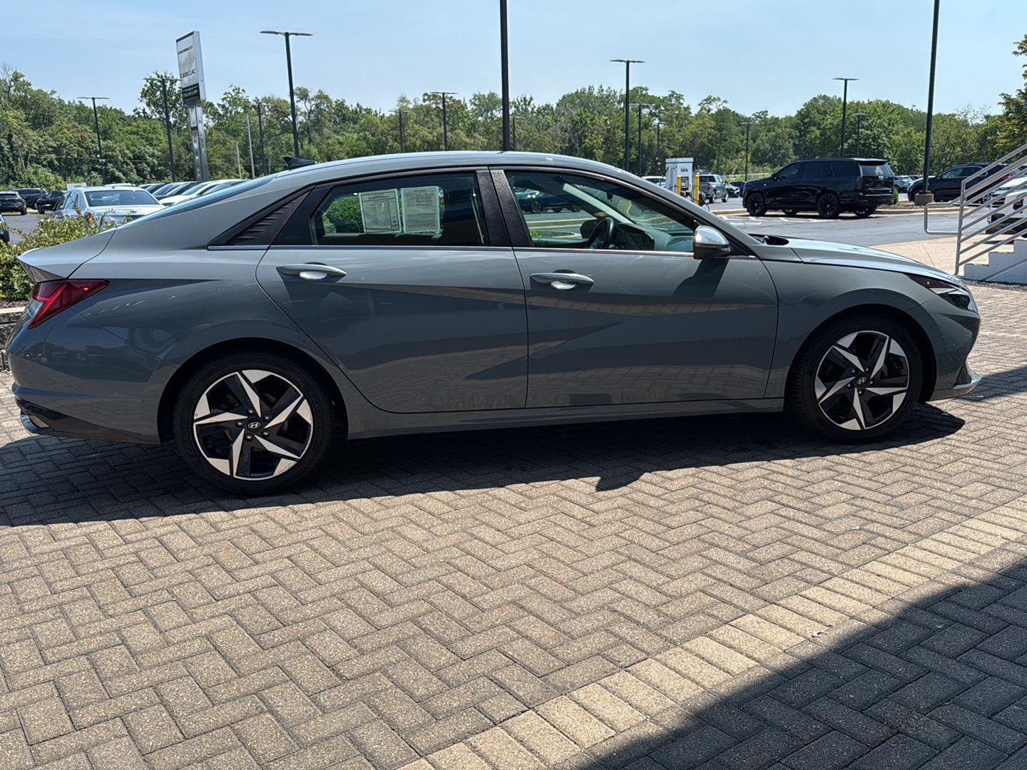 Used 2021 Electric Shadow Hyundai SEL image 6