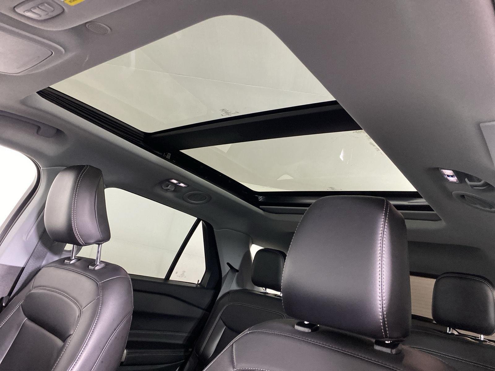 Used 2023 Agate Black Metallic Ford XLT image 42