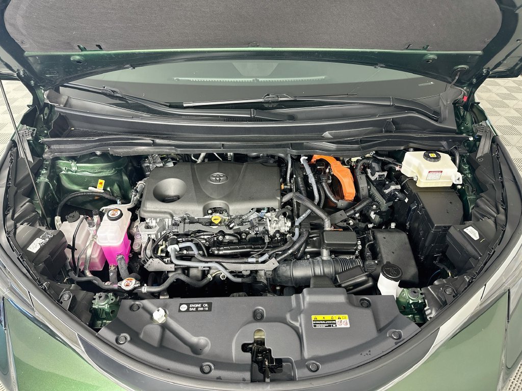 Used 2025  Toyota XLE AWD image 30