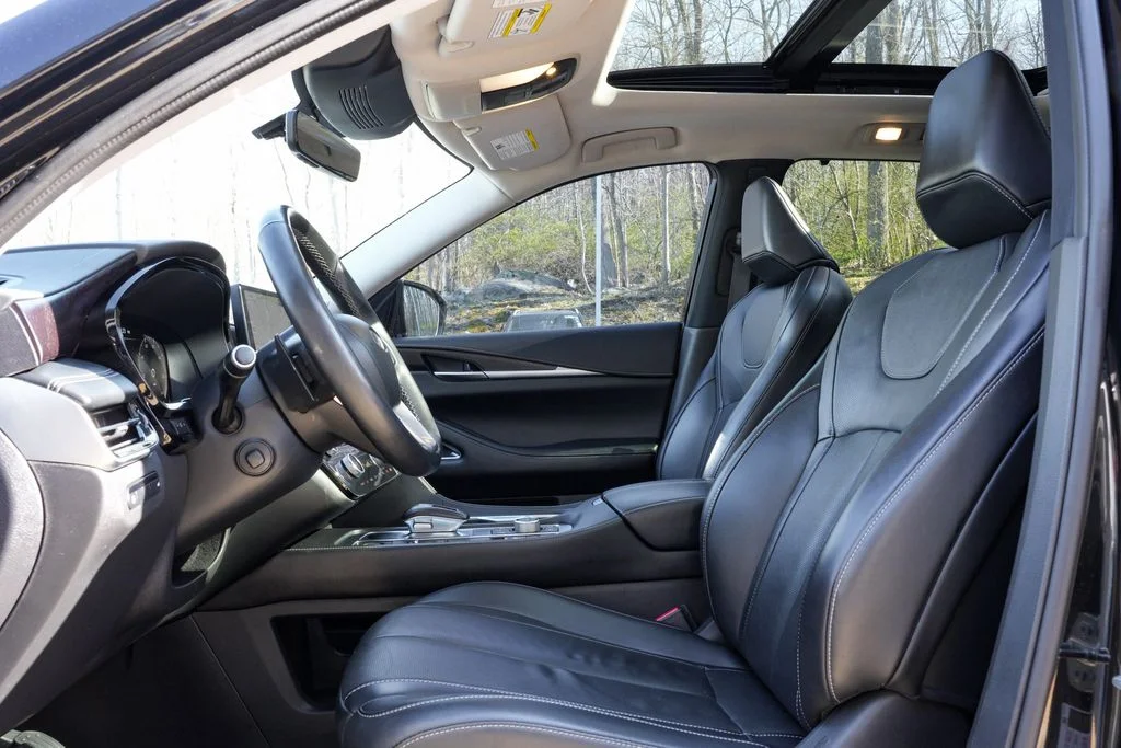 Used 2023 Black INFINITI Sensory image 36