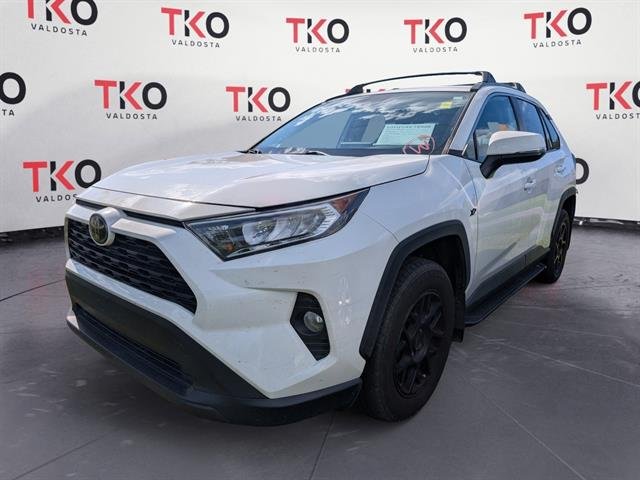 Used 2021 Super White Toyota XLE image 5