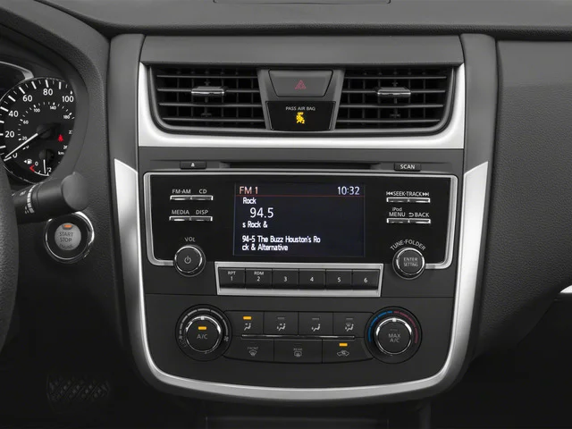 Used 2018 Super Black Clearcoat Nissan 2.5 S image 10
