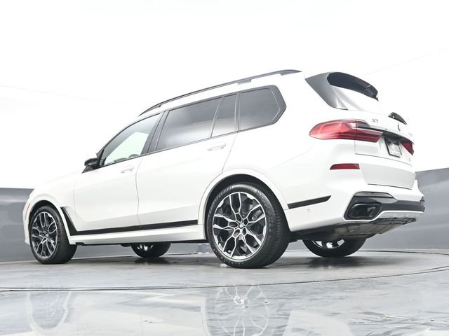 Used 2021 White BMW M50i image 33