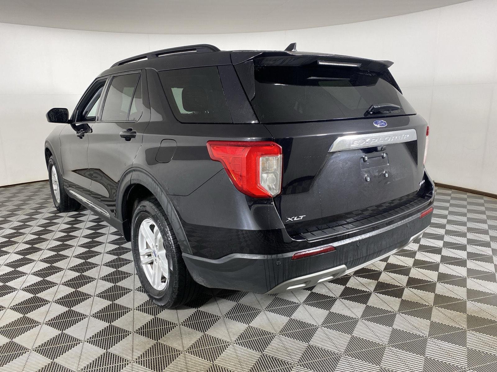 Used 2023 Agate Black Ford XLT image 8