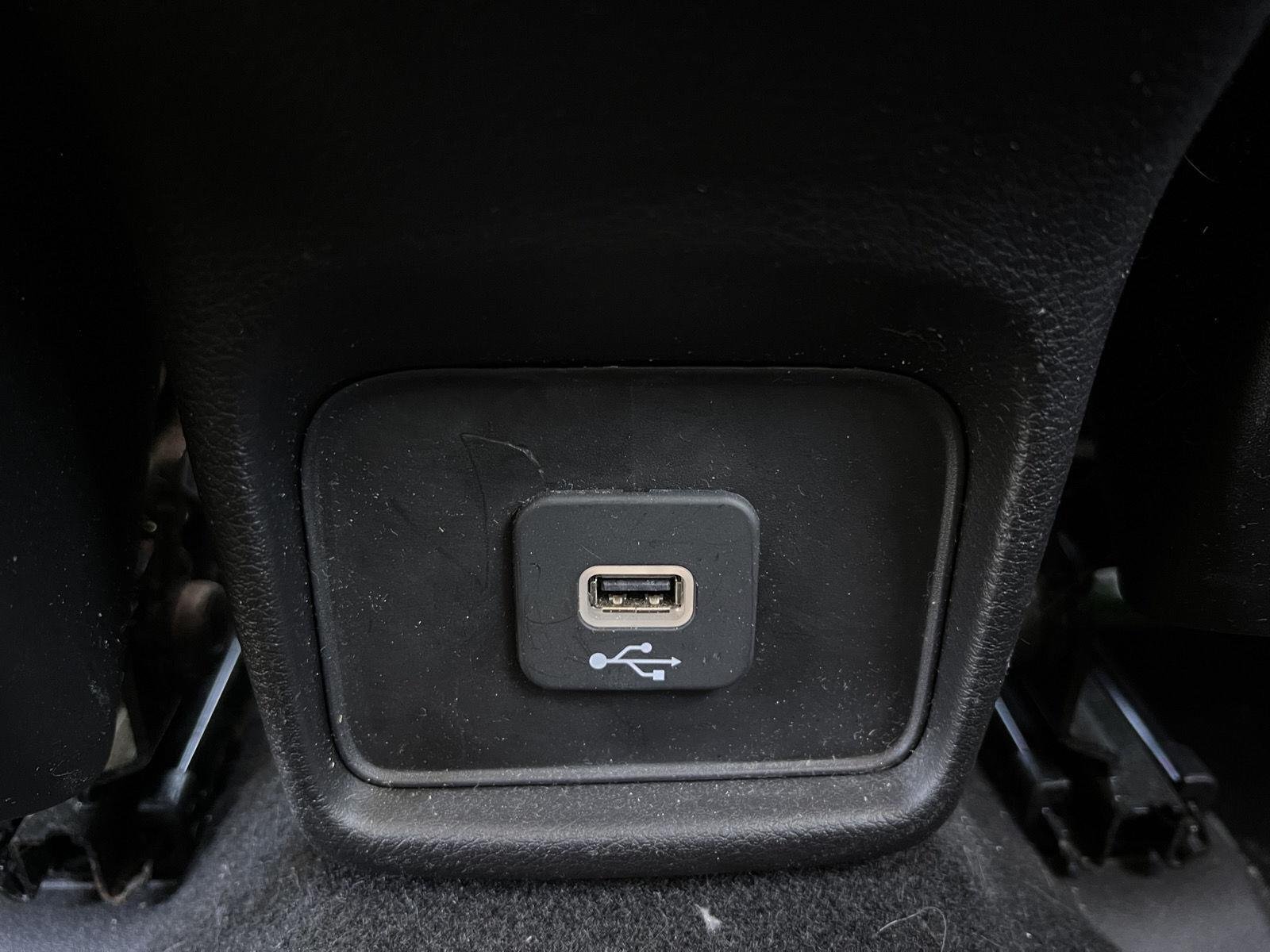 Used 2020  Jeep  image 17