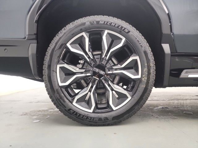 2025 GMC Sierra EV Denali - Photo 34