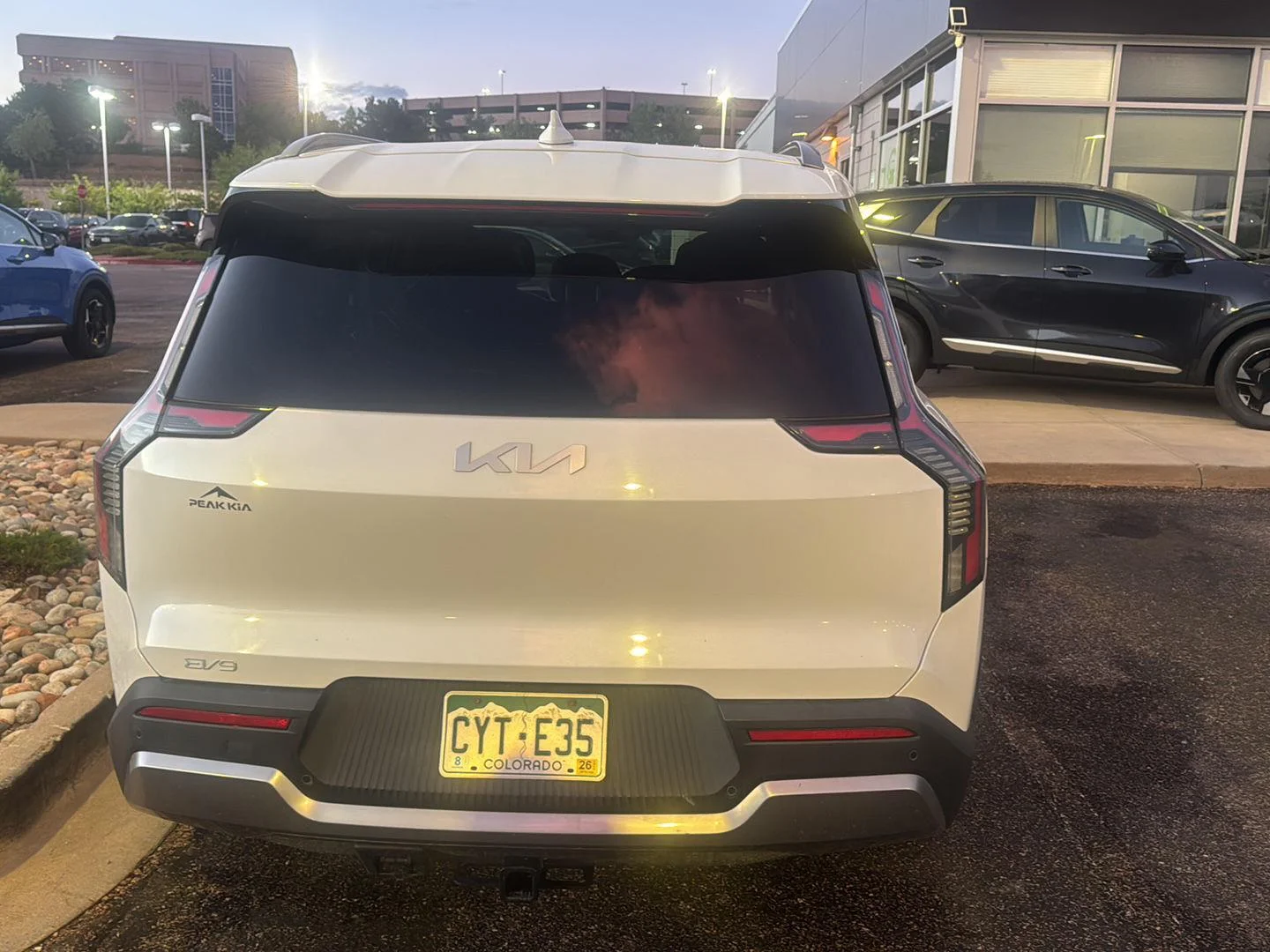 Certified Used 2024 Snow White Pearl Kia Wind image 6