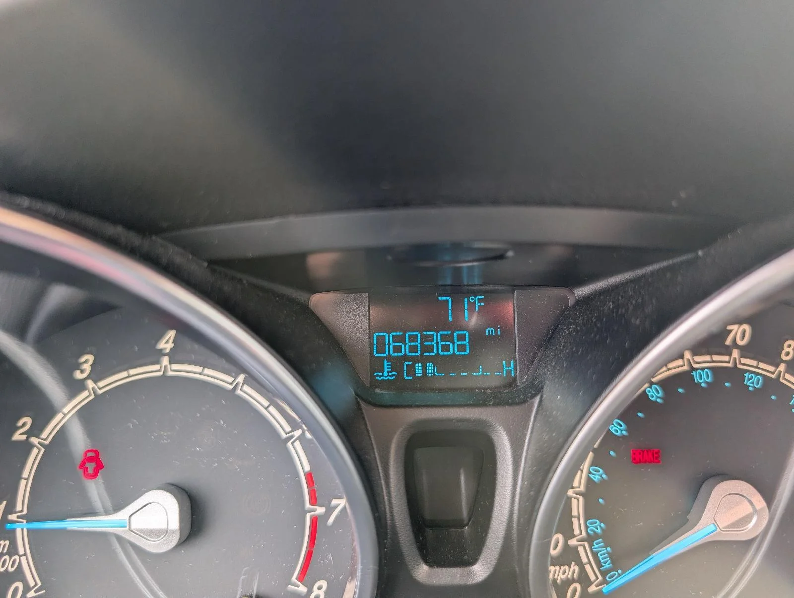 Used 2016  Ford SE image 12