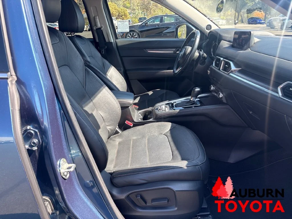 Used 2017 Eternal Blue Mica Mazda Grand Touring image 21