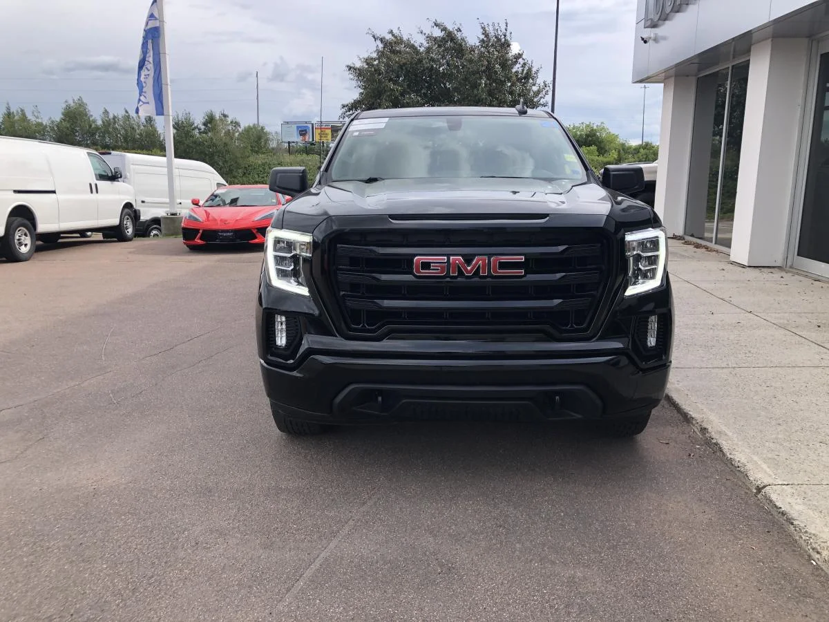 Used 2021 Black GMC 4WD Crew Cab 147" Elevation image 4