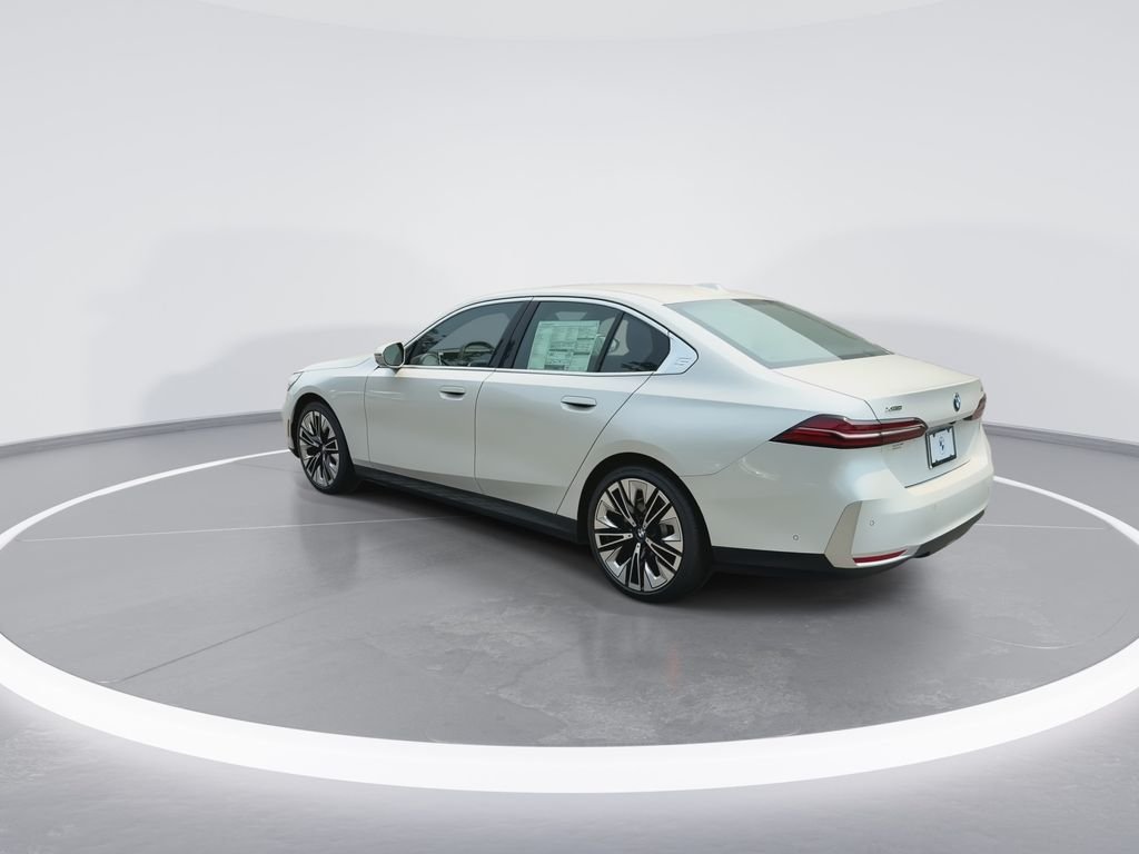 New 2027 White BMW 530i xDrive image 6