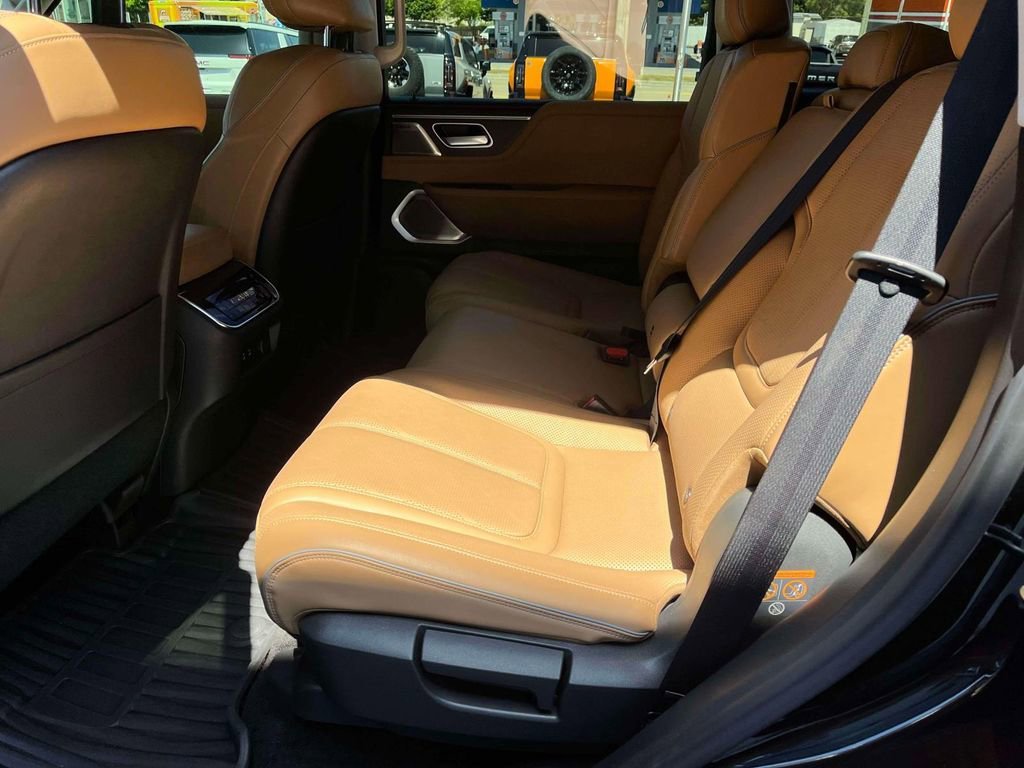 Used 2025 Black INFINITI SENSORY AWD image 16
