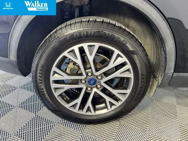 Used 2022 Black Ford SEL image 42