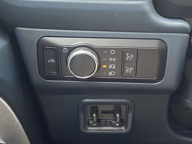 New 2026 Space White Metallic Ford XLT image 18