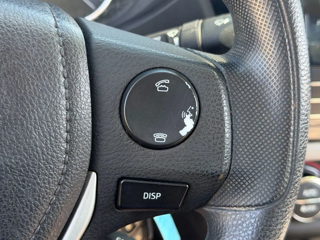 Used 2015 Gray Toyota LE image 25