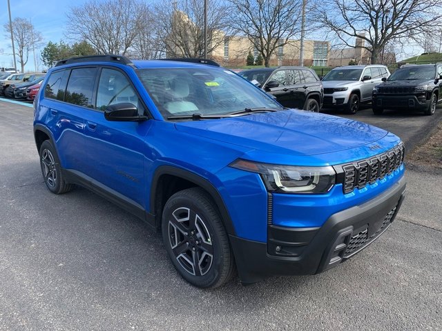 New 2026 Hydro Blue Pearl-Coat Exterior Paint Jeep Laredo image 9